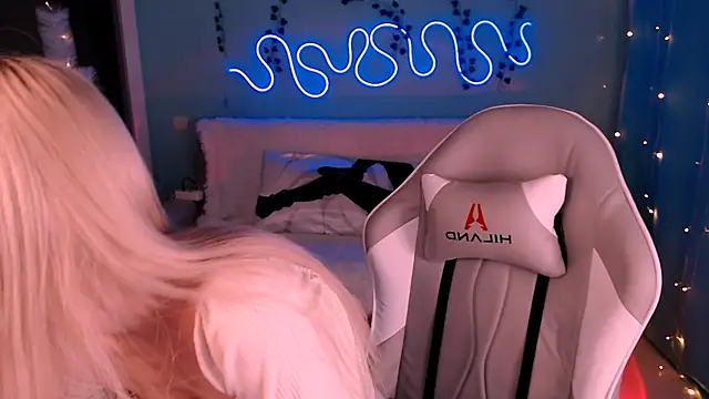 Snapshot of Sweet_Richal chatting on December 2024 10:02:02 PM Sweet Richal online show from December 2024 10:02:02 PM