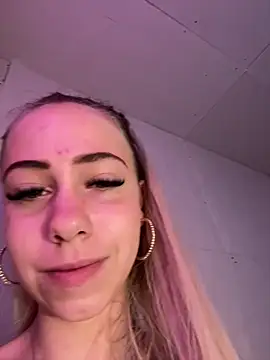Katherinabby33 online show from June 2026 07:25:02 AM