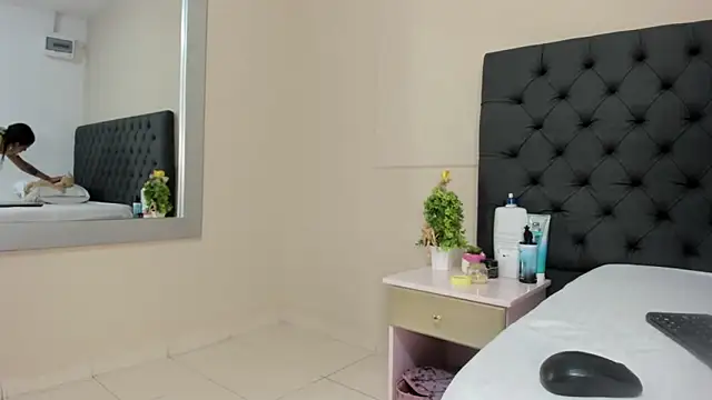 Snapshot of _candy_jade_ chatting on April 2026 12:44:02 PM candy jade online show from April 2026 12:44:02 PM