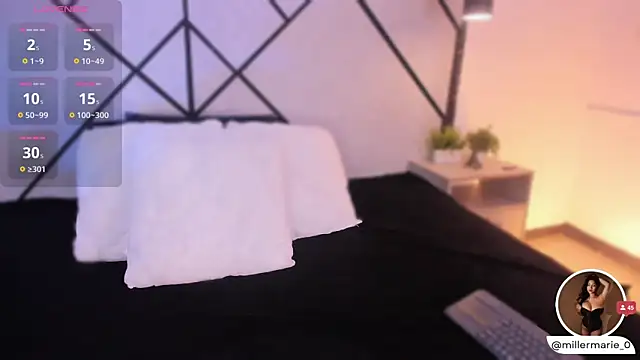 Snapshot of marie_miller_ chatting on October 2025 12:14:02 PM marie miller online show from October 2025 12:14:02 PM