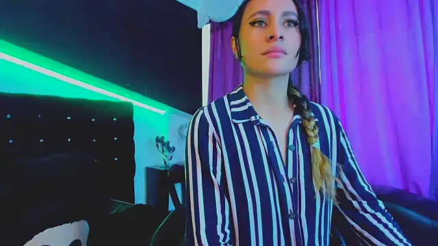 Snapshot of Coral_Gibson chatting on March 2025 12:22:02 PM Coral Gibson online show from March 2025 12:22:02 PM