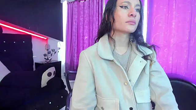 Snapshot of Coral_Gibson chatting on September 2025 01:45:01 PM Coral Gibson online show from September 2025 01:45:01 PM