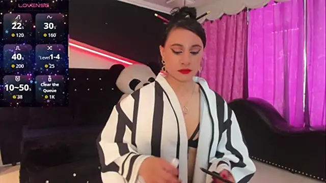 Snapshot of Coral_Gibson chatting on November 2025 01:23:01 PM Coral Gibson online show from November 2025 01:23:01 PM