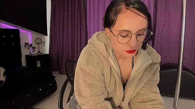 Coral Gibson online show from February 2026 12:35:02 PM