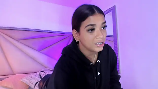 GiaFu online show from October 2025 06:23:01 PM