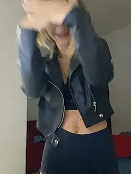 Snapshot of Carolinen chatting on January 2025 04:52:02 AM Carolinen online show from January 2025 04:52:02 AM