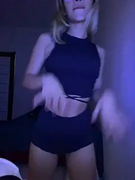 Snapshot of Carolinen chatting on February 2025 11:54:02 PM Carolinen online show from February 2025 11:54:02 PM