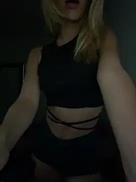 Snapshot of Carolinen chatting on February 2025 04:21:02 AM Carolinen online show from February 2025 04:21:02 AM