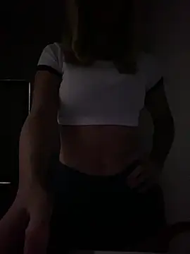 Snapshot of Carolinen chatting on March 2025 08:29:02 PM Carolinen online show from March 2025 08:29:02 PM