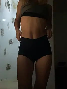 Snapshot of Carolinen chatting on March 2025 07:46:01 PM Carolinen online show from March 2025 07:46:01 PM