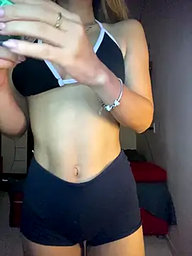 Snapshot of Carolinen chatting on September 2025 06:19:01 PM Carolinen online show from September 2025 06:19:01 PM