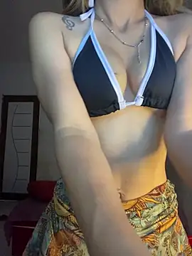 Snapshot of Carolinen chatting on September 2025 09:52:02 PM Carolinen online show from September 2025 09:52:02 PM