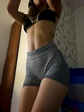 Snapshot of Carolinen chatting on October 2025 03:13:01 PM Carolinen online show from October 2025 03:13:01 PM