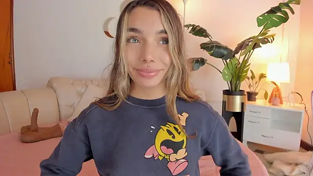 Snapshot of Mollymoon1 chatting on February 2026 09:23:01 PM Mollymoon1 online show from February 2026 09:23:01 PM