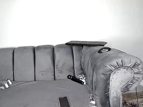 Pearl 00 online show from November 2025 08:19:02 PM