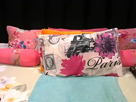 Pearl 00 online show from June 2026 05:07:01 PM