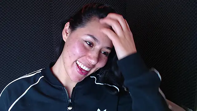 Snapshot of _joy_yva chatting on November 2025 09:29:02 PM joy yva online show from November 2025 09:29:02 PM