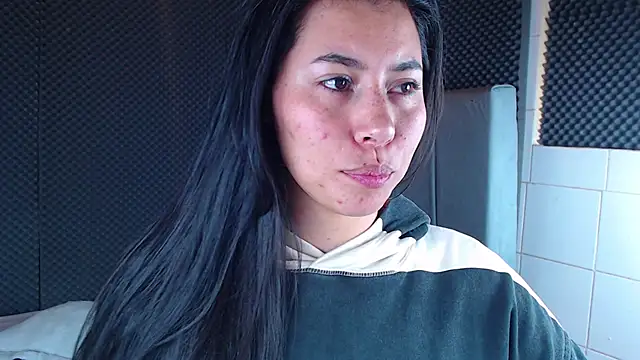 Snapshot of _joy_yva chatting on December 2025 06:59:02 PM joy yva online show from December 2025 06:59:02 PM