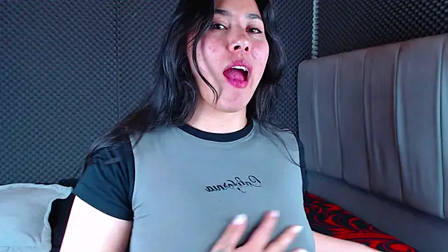 Snapshot of _joy_yva chatting on December 2025 11:23:02 PM joy yva online show from December 2025 11:23:02 PM