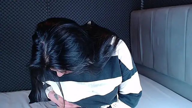 Snapshot of _joy_yva chatting on December 2025 11:02:01 PM joy yva online show from December 2025 11:02:01 PM