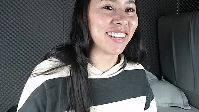 Snapshot of _joy_yva chatting on January 2026 10:01:02 PM joy yva online show from January 2026 10:01:02 PM