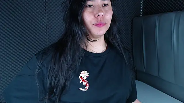 Snapshot of _joy_yva chatting on January 2026 01:07:02 AM joy yva online show from January 2026 01:07:02 AM