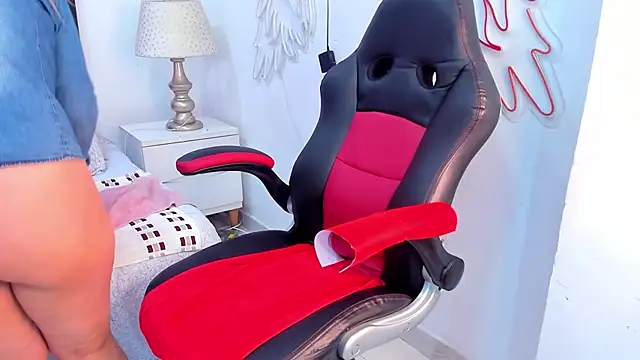 Snapshot of MalorySweet chatting on December 2024 12:35:01 PM MalorySweet online show from December 2024 12:35:01 PM