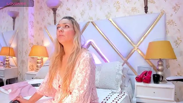 Snapshot of MalorySweet chatting on December 2024 12:20:02 PM MalorySweet online show from December 2024 12:20:02 PM