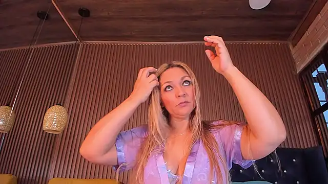 Snapshot of MalorySweet chatting on February 2025 11:54:01 AM MalorySweet online show from February 2025 11:54:01 AM