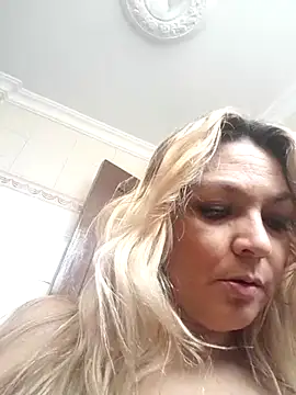 Snapshot of MalorySweet chatting on March 2025 06:18:01 PM MalorySweet online show from March 2025 06:18:01 PM