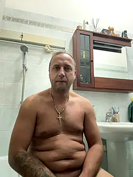 Snapshot of Lecatore80 chatting on November 2025 06:18:01 PM Lecatore80 online show from November 2025 06:18:01 PM