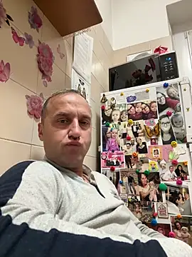 Snapshot of Lecatore80 chatting on December 2025 06:19:02 AM Lecatore80 online show from December 2025 06:19:02 AM