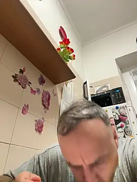 Snapshot of Lecatore80 chatting on April 2026 04:23:01 PM Lecatore80 online show from April 2026 04:23:01 PM