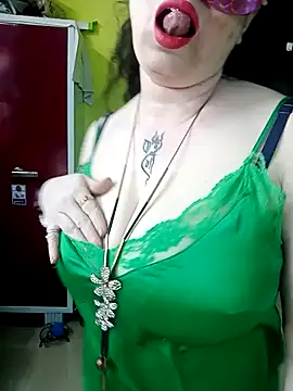 Snapshot of Raja_Ranii chatting on December 2024 06:40:01 AM Raja Ranii online show from December 2024 06:40:01 AM