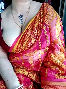 Snapshot of Raja_Ranii chatting on January 2025 05:24:01 AM Raja Ranii online show from January 2025 05:24:01 AM