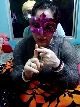 Snapshot of Raja_Ranii chatting on January 2025 05:33:01 PM Raja Ranii online show from January 2025 05:33:01 PM