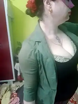 Snapshot of Raja_Ranii chatting on January 2025 01:11:01 PM Raja Ranii online show from January 2025 01:11:01 PM