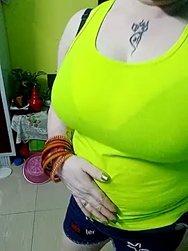 Snapshot of Raja_Ranii chatting on February 2025 02:26:02 PM Raja Ranii online show from February 2025 02:26:02 PM