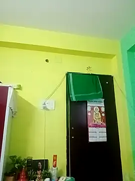 Snapshot of Raja_Ranii chatting on February 2025 01:43:02 PM Raja Ranii online show from February 2025 01:43:02 PM