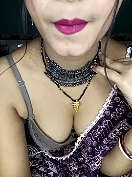 Diamond queeen online show from January 2025 11:32:02 PM