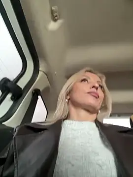 Diamond Bunny  online show from April 2026 07:17:02 AM