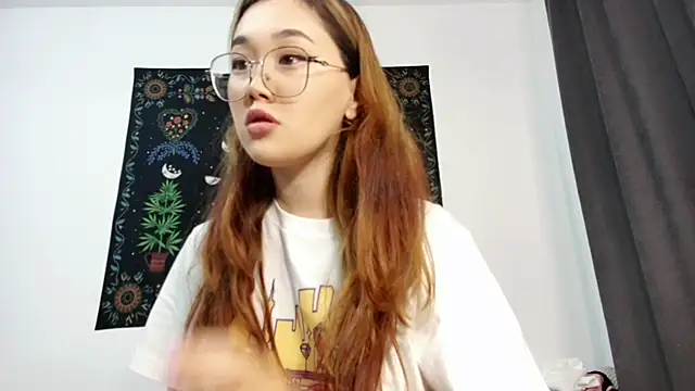 Jennatyan online show from September 2025 01:02:02 PM