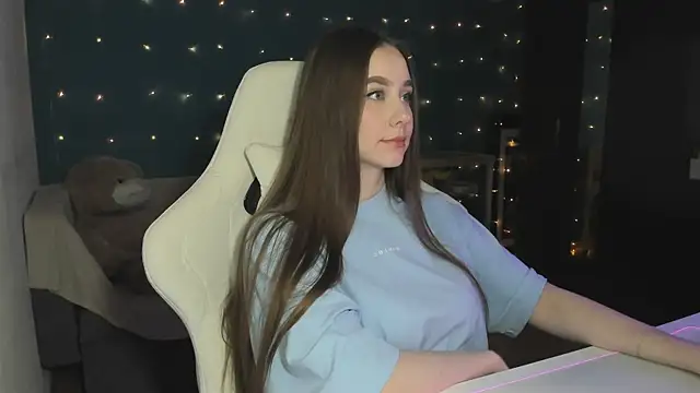 Snapshot of katie_taylorr chatting on December 2024 02:36:02 AM katie taylorr online show from December 2024 02:36:02 AM