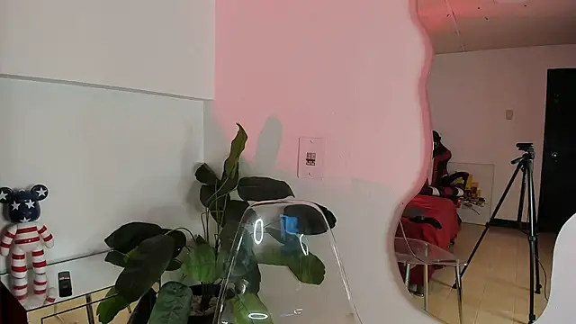 Milanxht online show from October 2025 09:15:02 PM