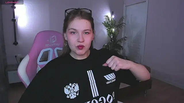 Colleen Blake online show from November 2025 05:13:01 PM