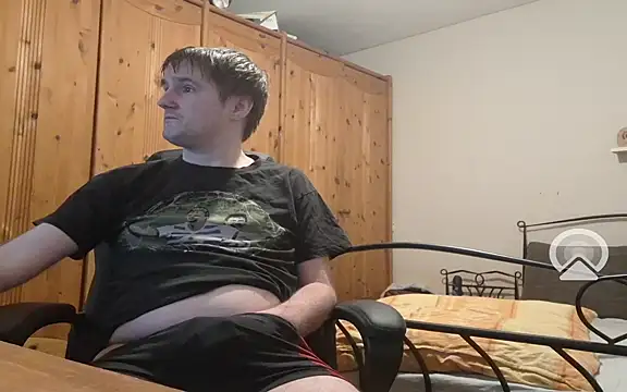 Snapshot of Loveme1902 chatting on March 2025 10:39:02 AM Loveme1902 online show from March 2025 10:39:02 AM