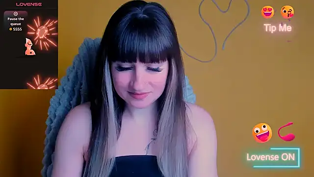 Snapshot of Violla_My chatting on May 2026 05:45:01 AM Violla My online show from May 2026 05:45:01 AM