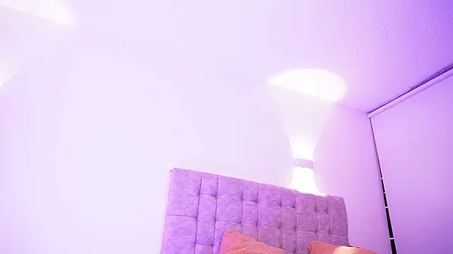 Tiffany sander online show from October 2025 04:02:01 AM