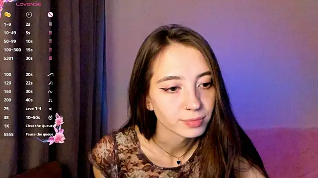 EvaBradley online show from October 2025 06:51:01 PM