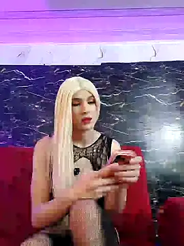 Snapshot of crislingery_dolli chatting on May 2026 01:16:02 PM crislingery dolli online show from May 2026 01:16:02 PM